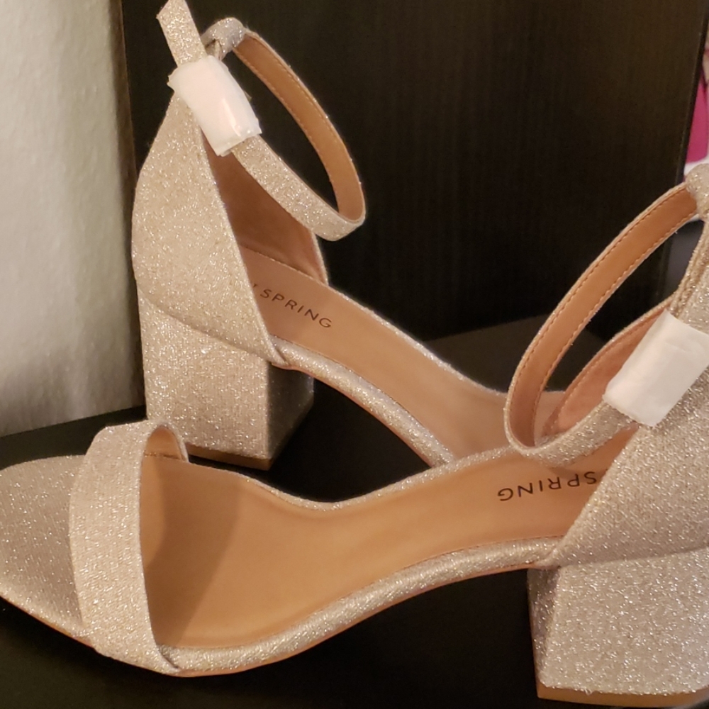 Silver Ioen Toed Heels
